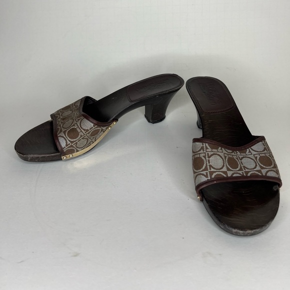 salvatore ferragamo sandals women Size 7.5B Signature Brown Textile Italy - Picture 2 of 16